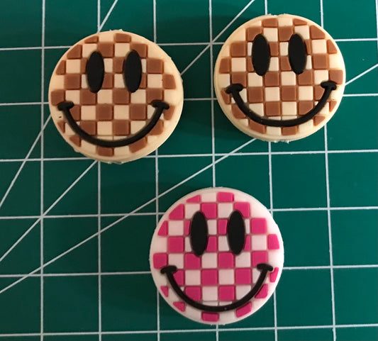 Checkered Smiley Focal